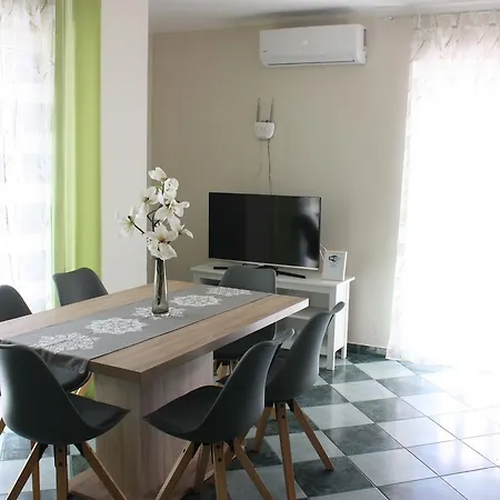 Tanja & Josipa Apartment Pag Town