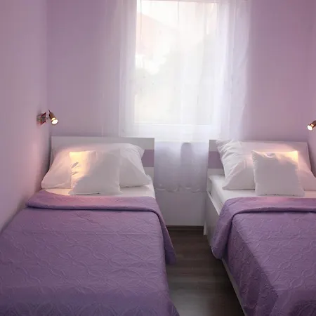Tanja & Josipa Apartment Pag Town