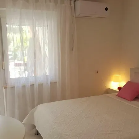 Tanja & Josipa Apartment Pag Town